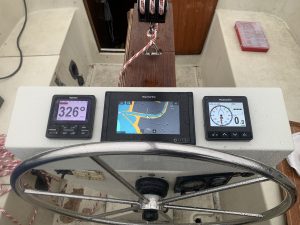 Instrumenthus och Raymarine-instrument